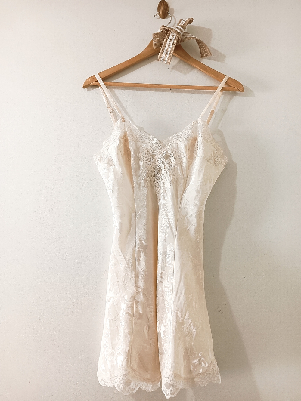 Vintage Victoria's Secret 80s Gold Label Cream Lace Chemise Mini Slip Dress